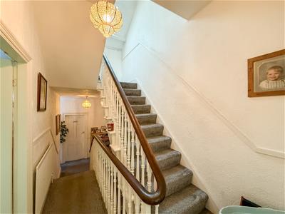 FIRST FLOOR LANDING